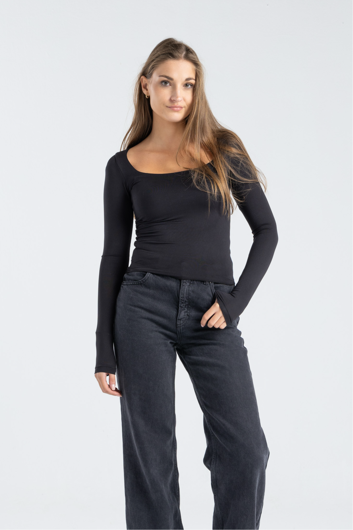 SQUARE NECK TOP IN BLACK