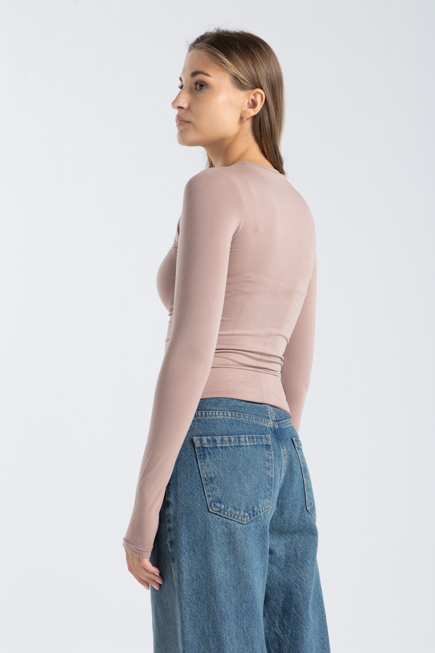 ROUND NECK LONG SLEEVE TOP IN NUDE