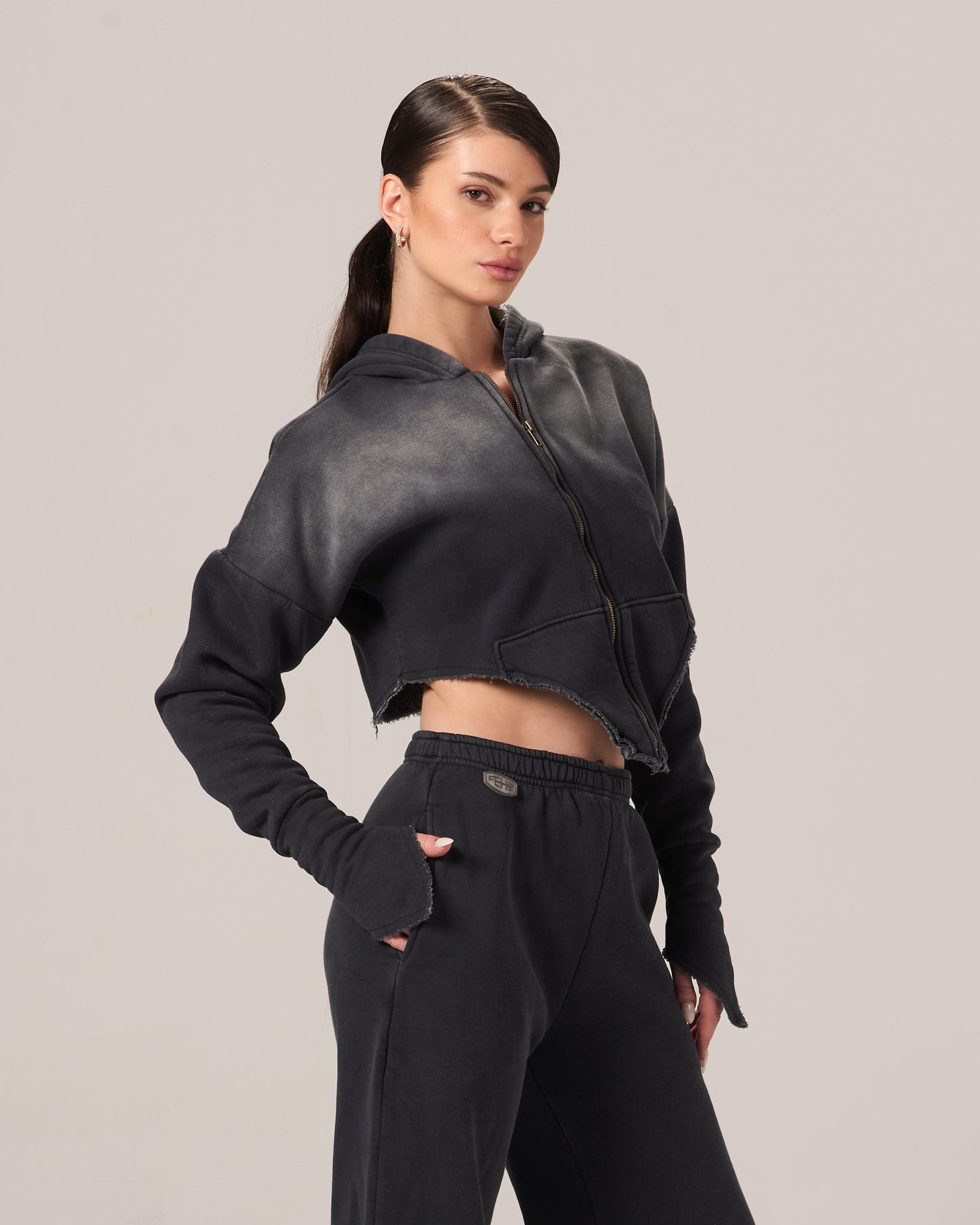 THE ZIPPER-VHOODIE WASHED SET IN GREY-WASHED