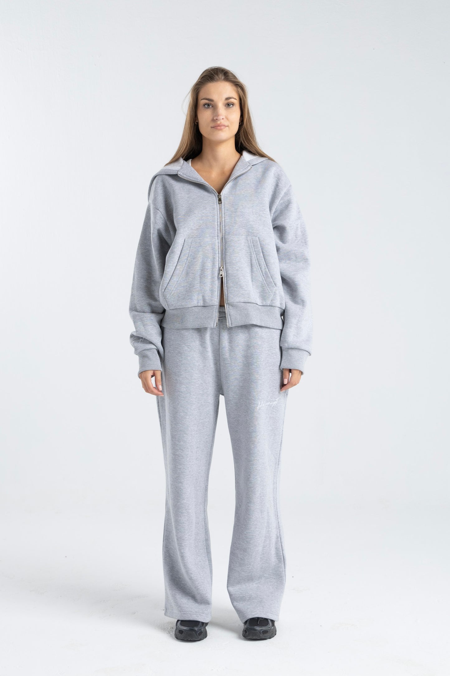 FEHE CONCEPT SIGNATURE SWEATPANTS IN HEATHER GREY