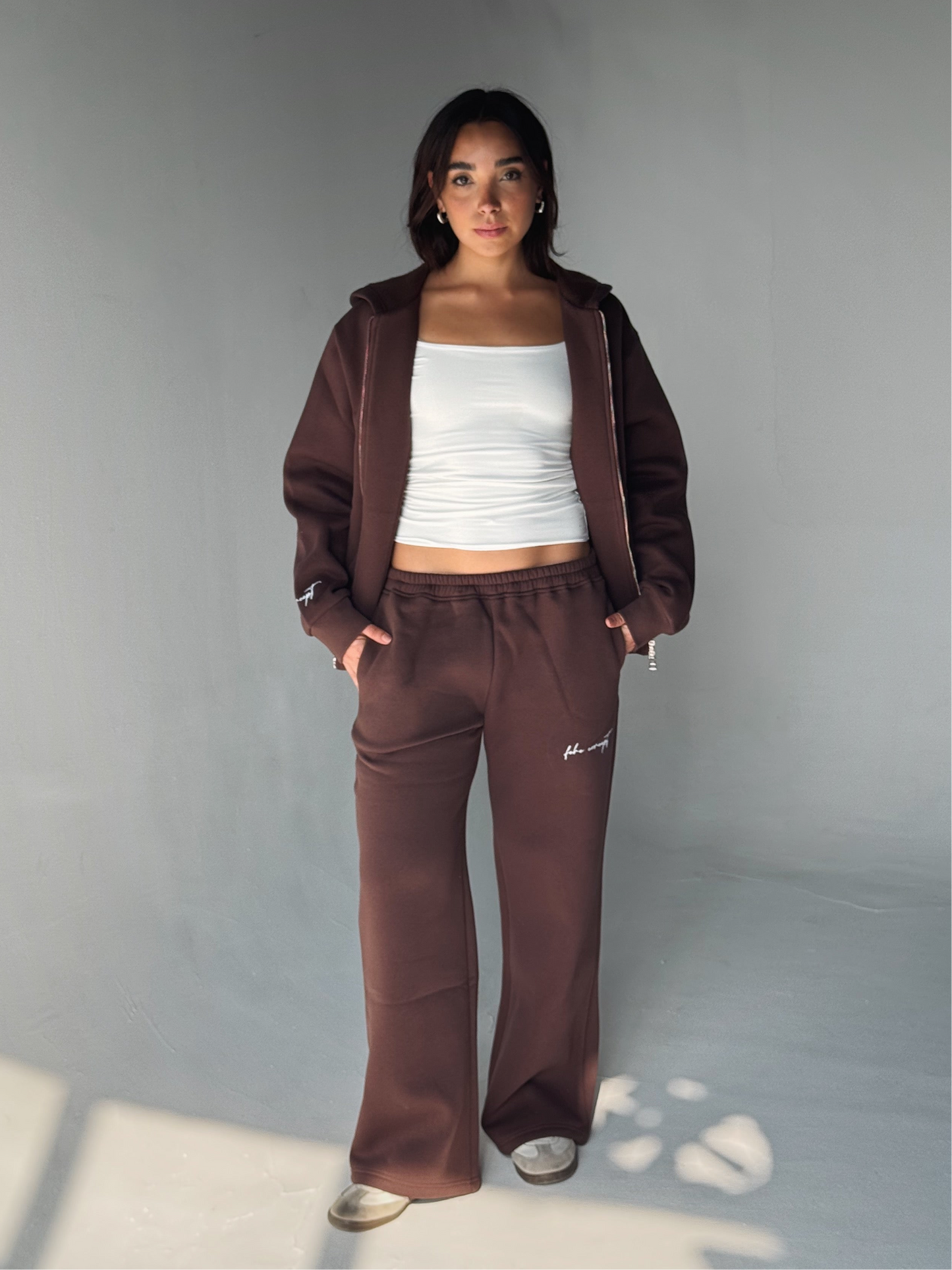 FEHE CONCEPT SIGNATURE SWEATPANTS IN BROWN