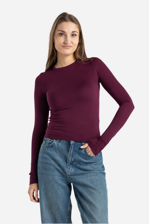 ROUND NECK LONG SLEEVE TOP IN BURGUNDY