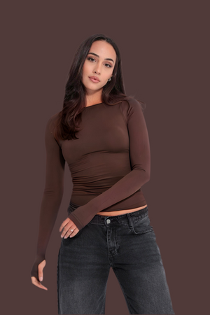BOAT SHAPED NECK TOP IN BROWN