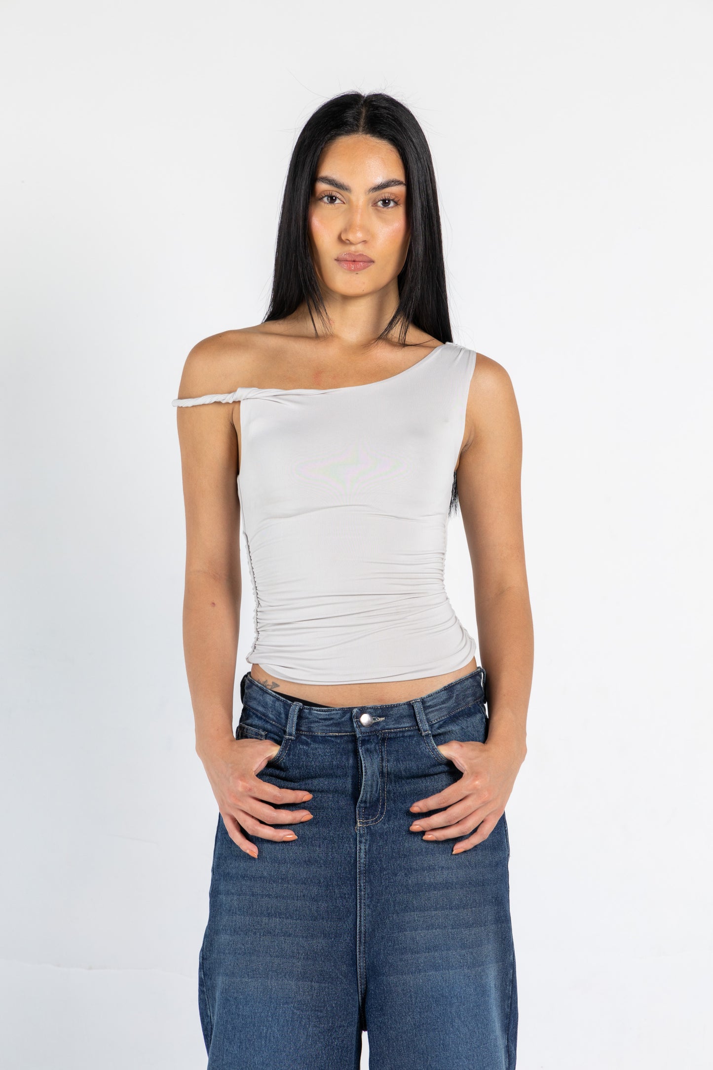 ONE SHOULDER TWISTED TOP IN GRIEGE