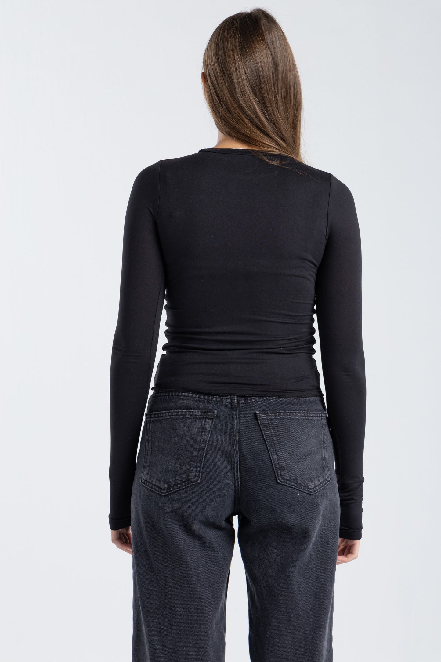 ROUND NECK LONG SLEEVE TOP IN BLACK