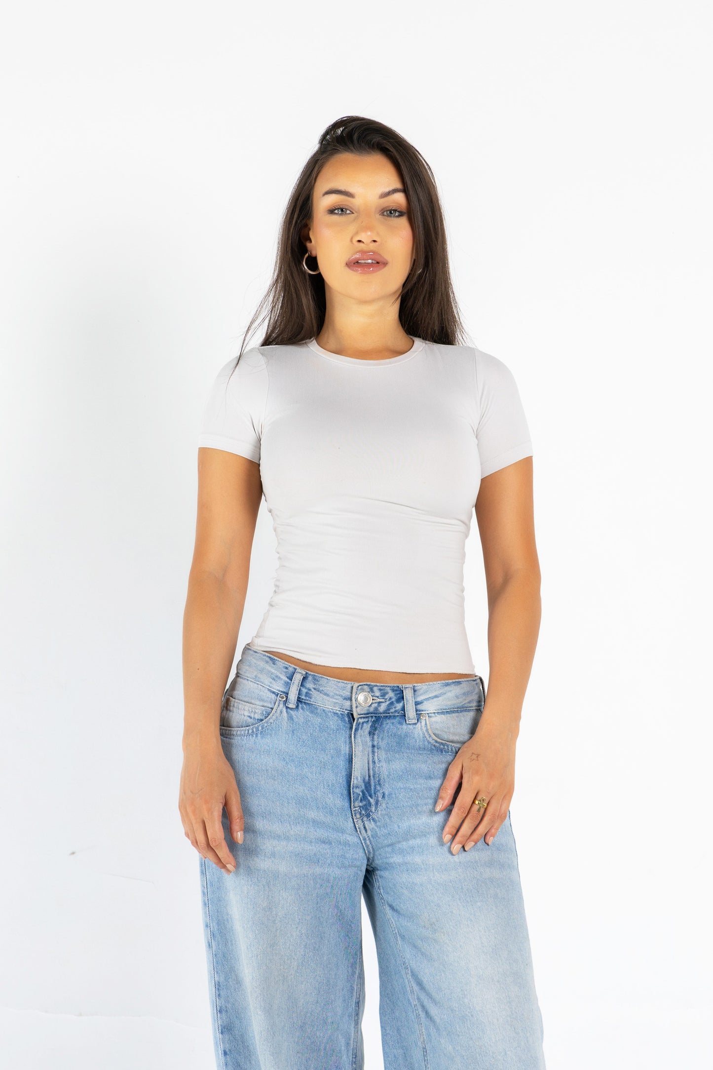 ROUND NECK SHORT SLEEVES TOP IN GRIEGE
