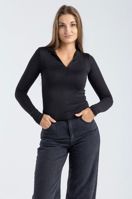 HALF-ZIP TOP IN BLACK