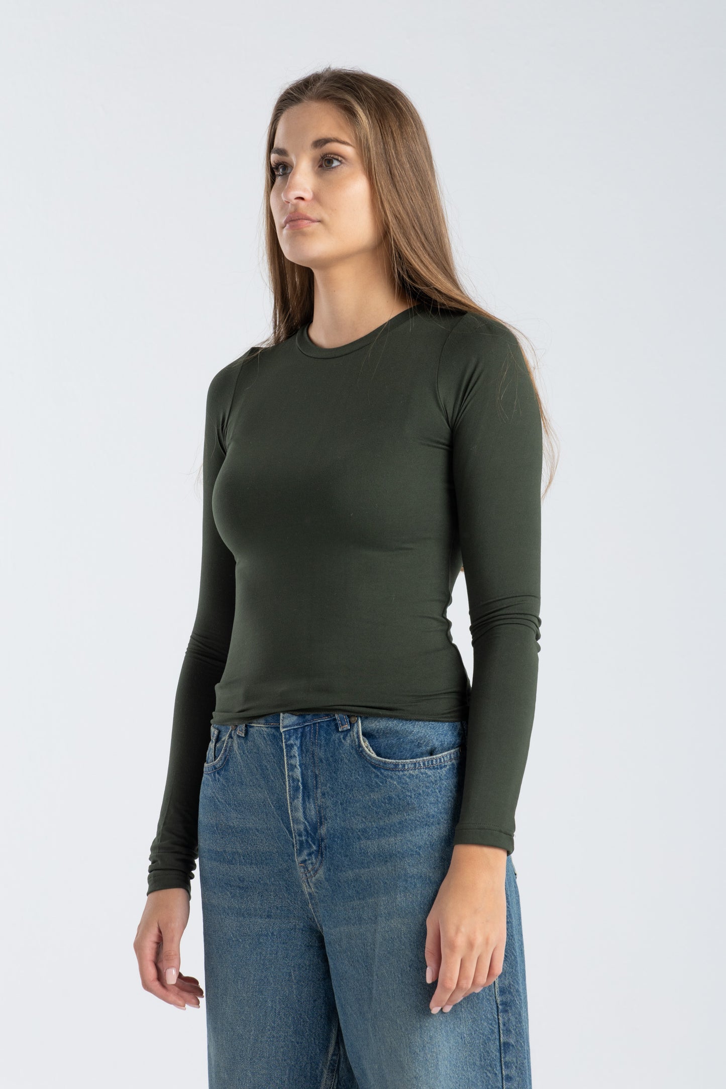 ROUND NECK LONG SLEEVE TOP IN DARK OLIVE