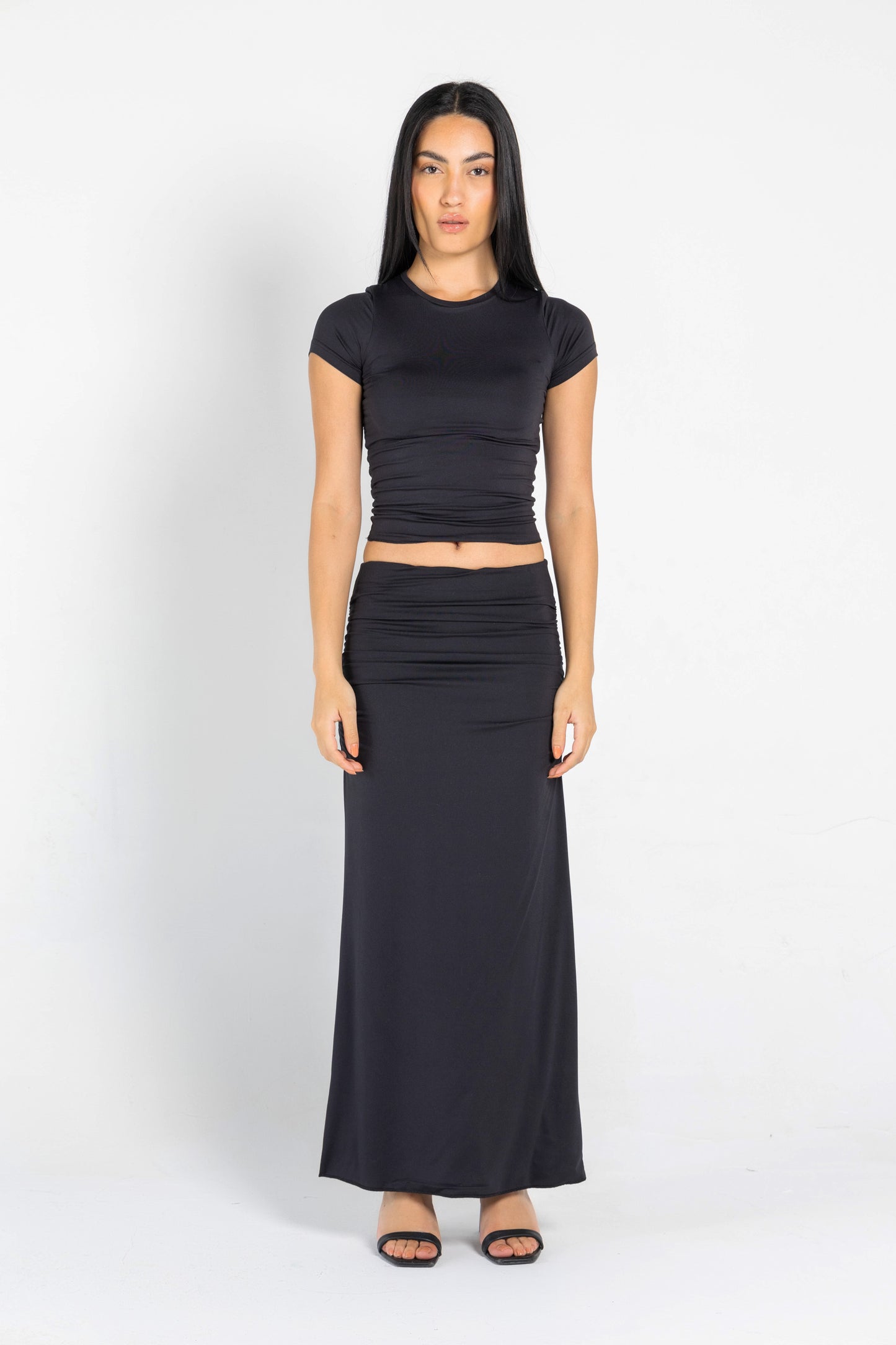 ROUND NECK SHORT SLEEVES TOP 
IN BLACK