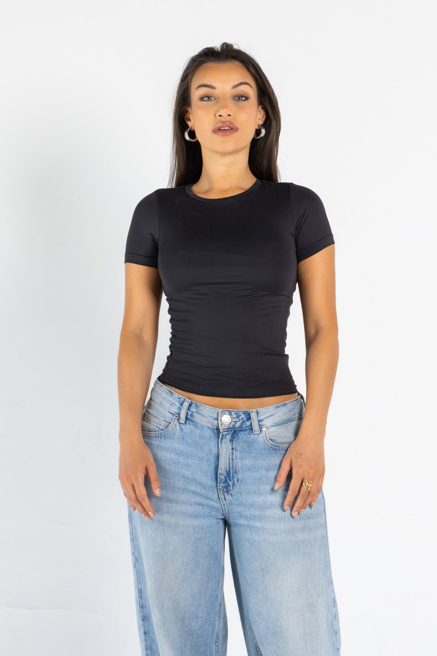 ROUND NECK SHORT SLEEVES TOP 
IN BLACK
