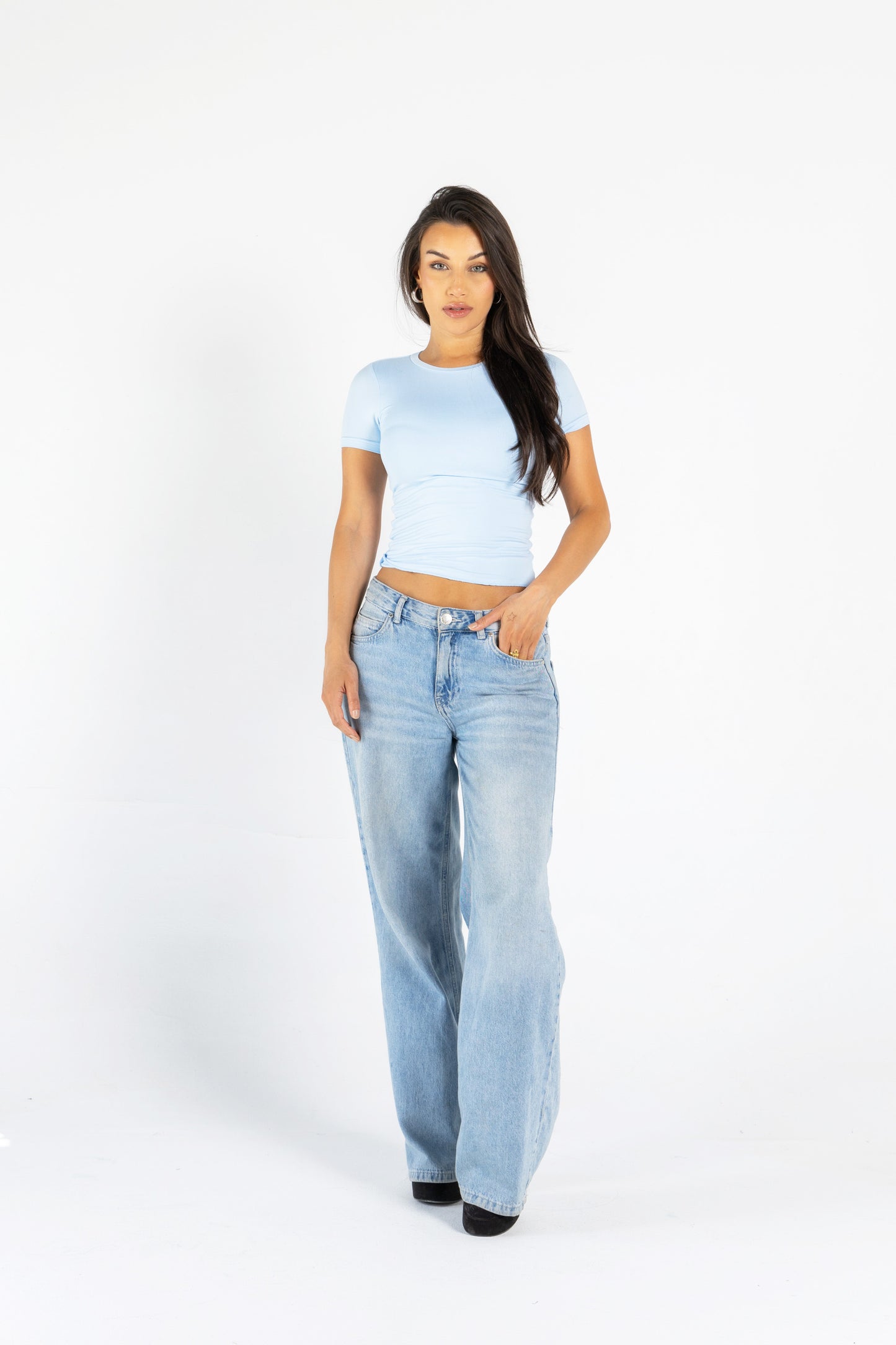 ROUND NECK SHORT SLEEVES TOP IN BABY BLUE