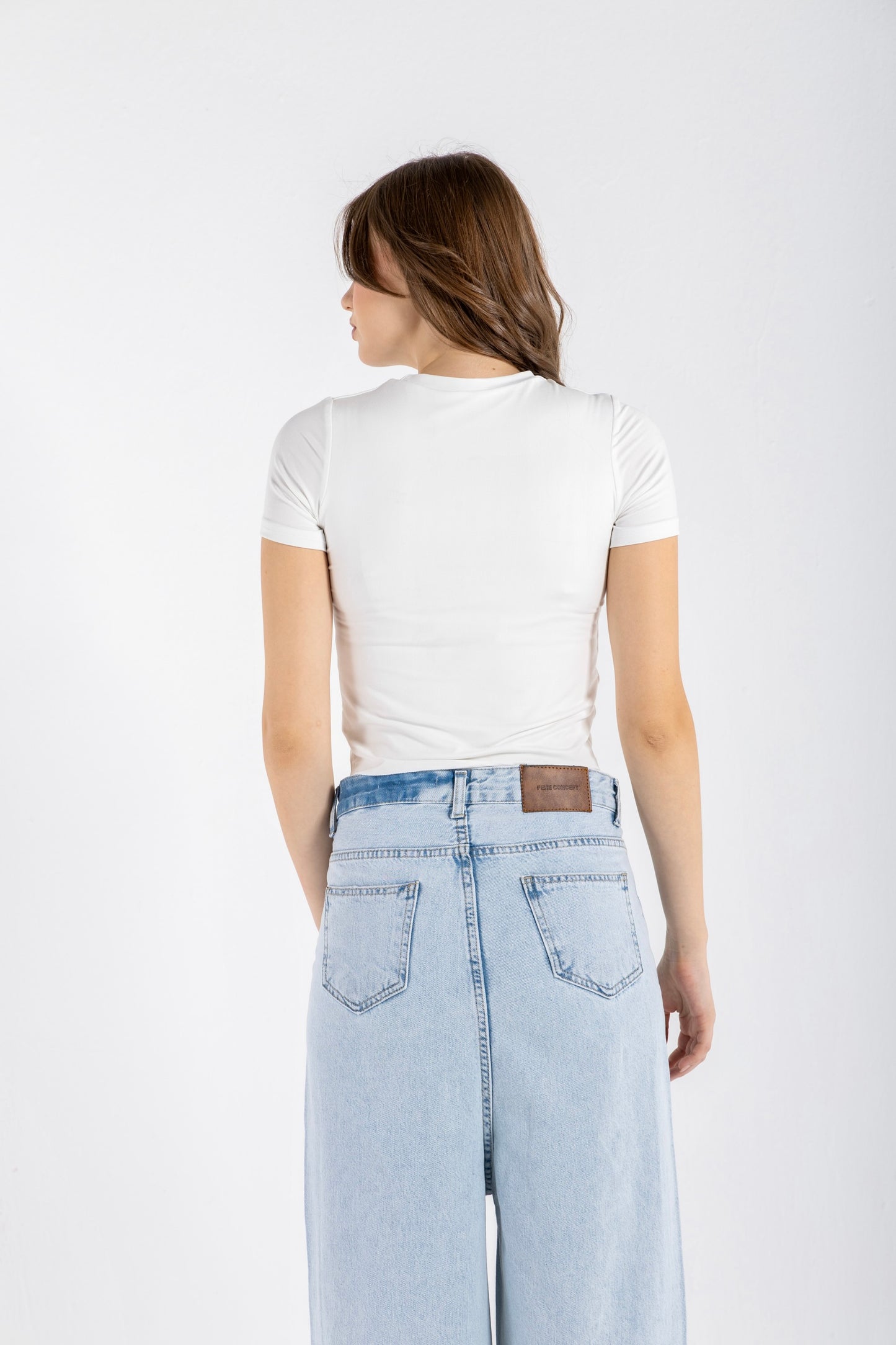 BLOOMING WHITE BABY TEE