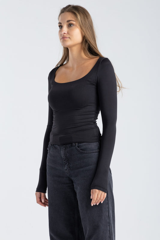 SQUARE NECK TOP IN BLACK