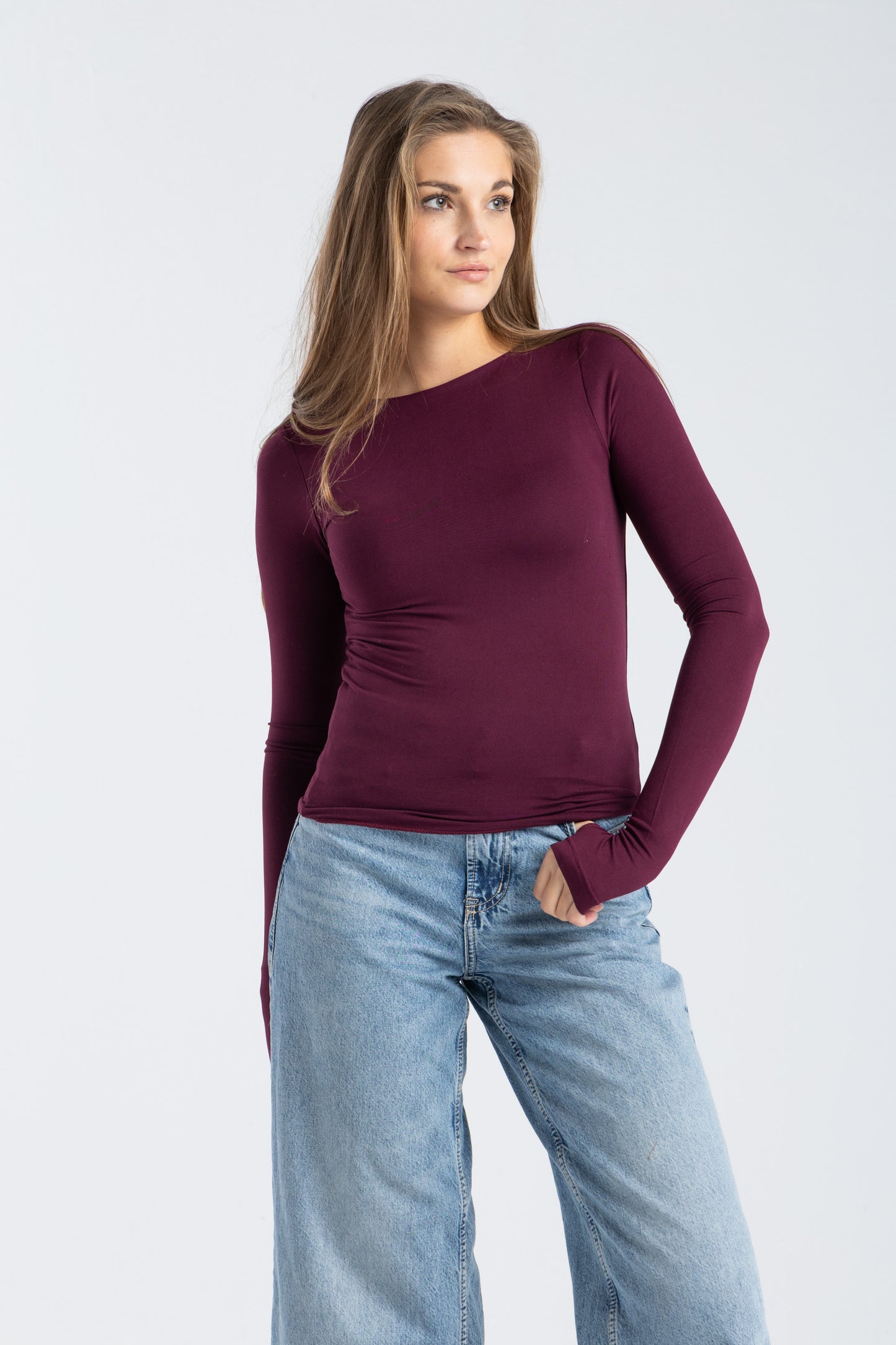 BOAT NECK TOP IN BURGUNDY