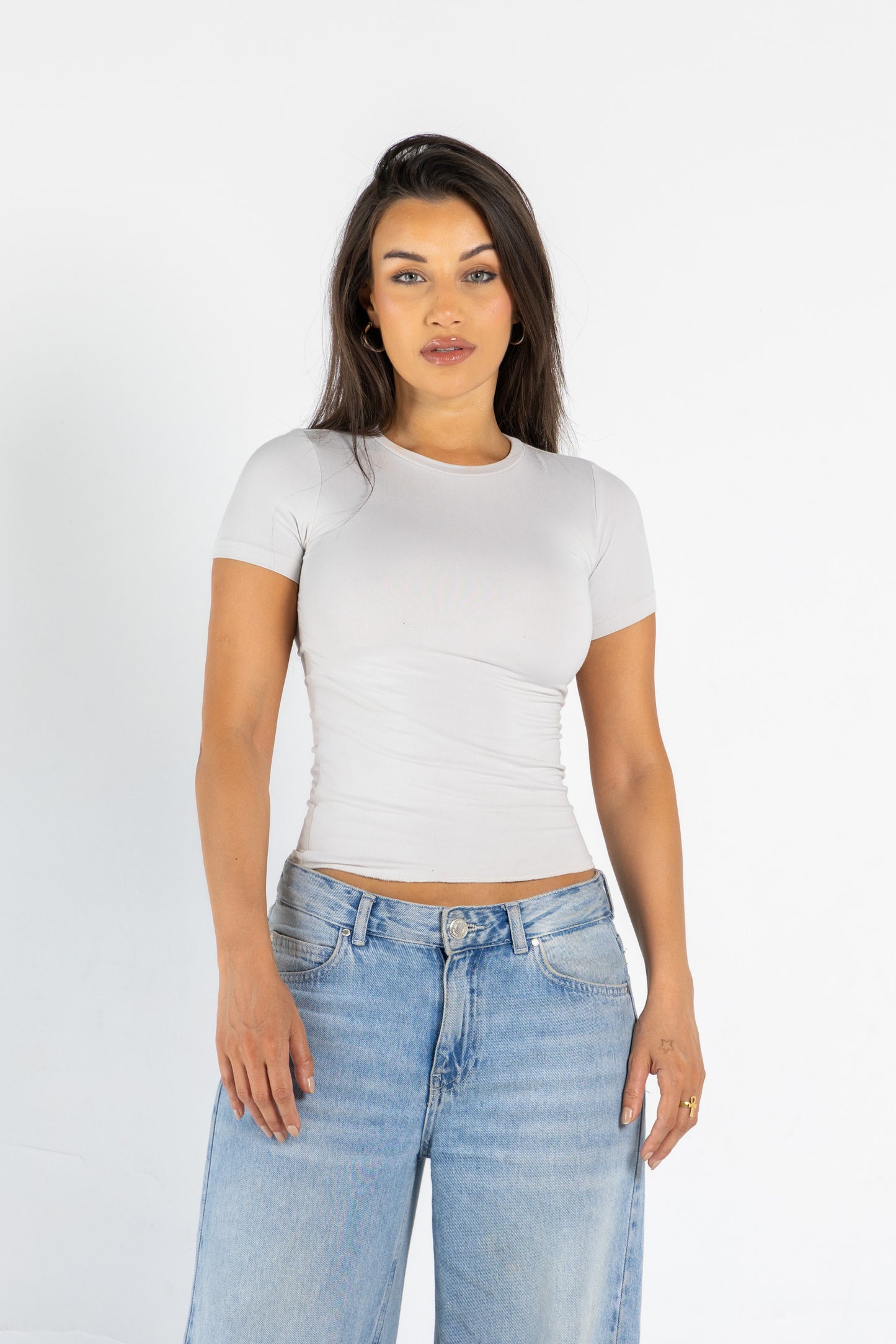 ROUND NECK SHORT SLEEVES TOP IN GRIEGE