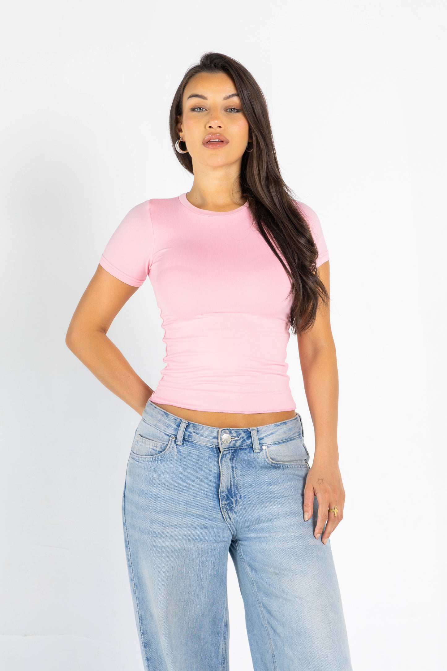 ROUND NECK SHORT SLEEVES TOP IN BABY PINK