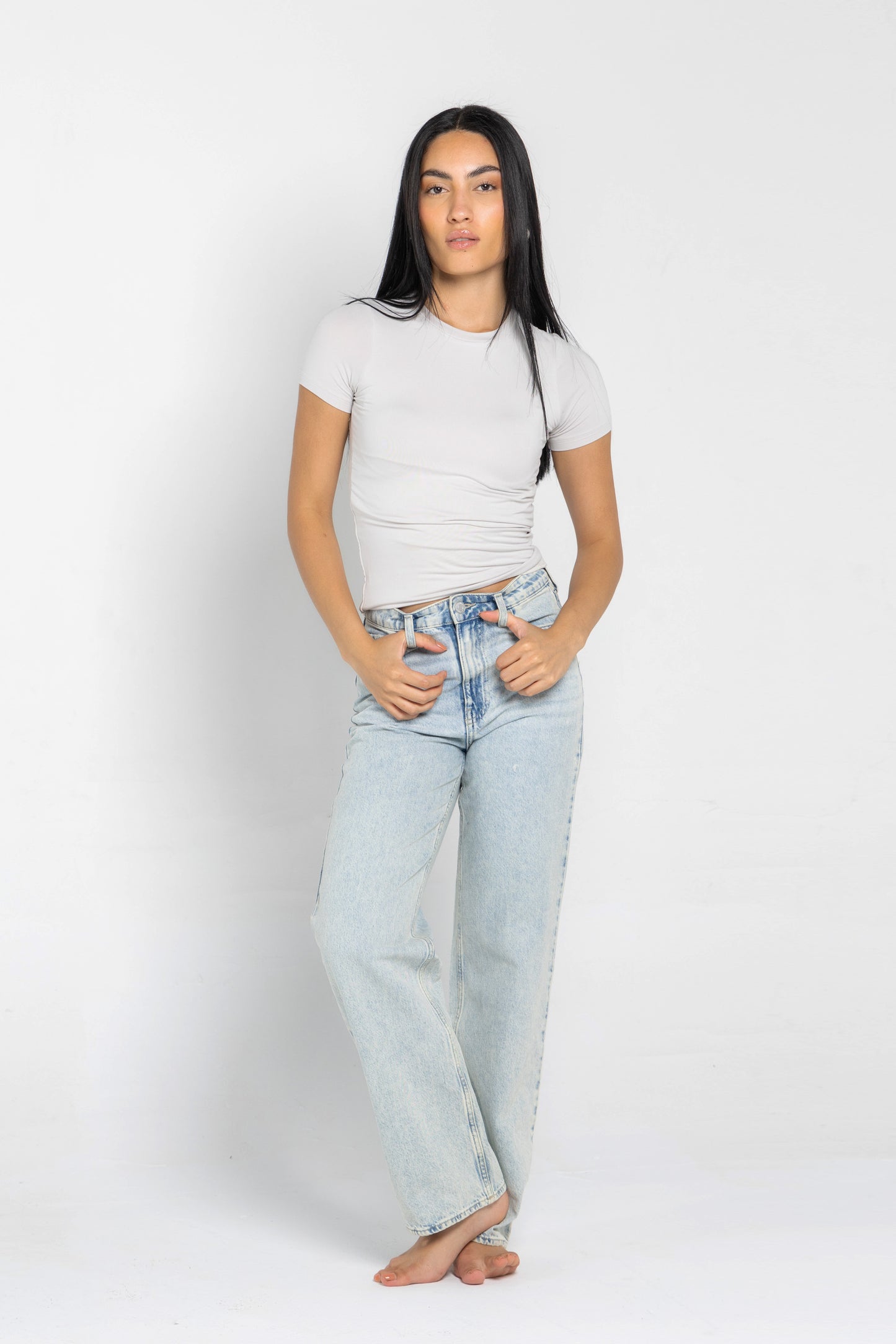 ROUND NECK SHORT SLEEVES TOP IN GRIEGE
