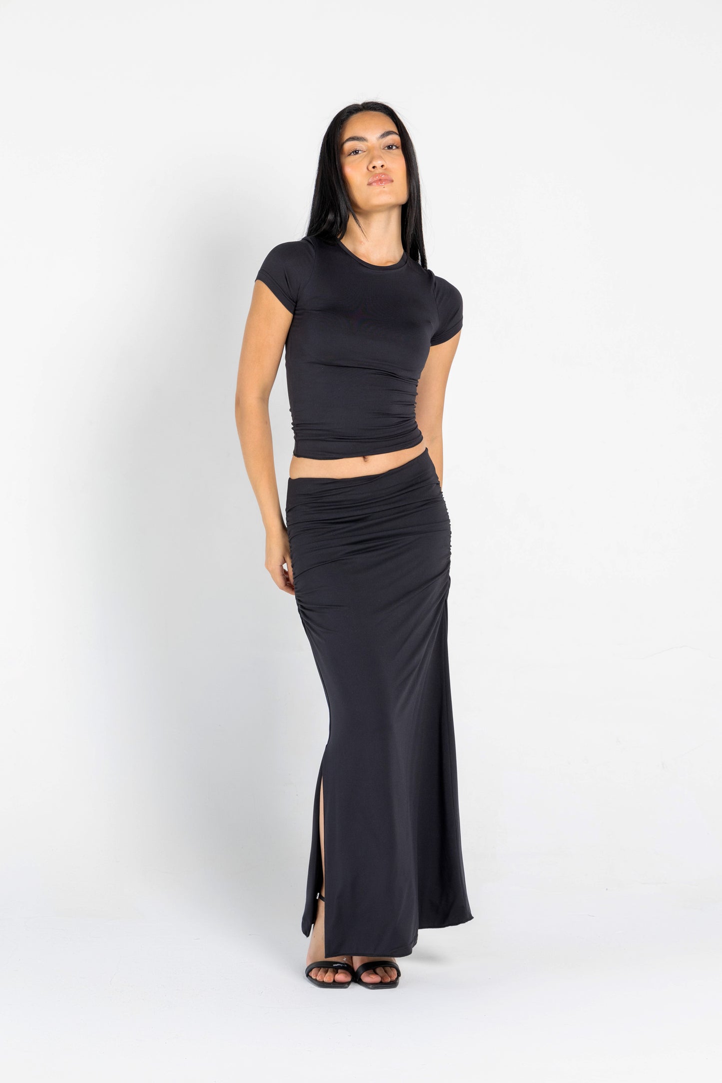 ROUND NECK SHORT SLEEVES TOP 
IN BLACK