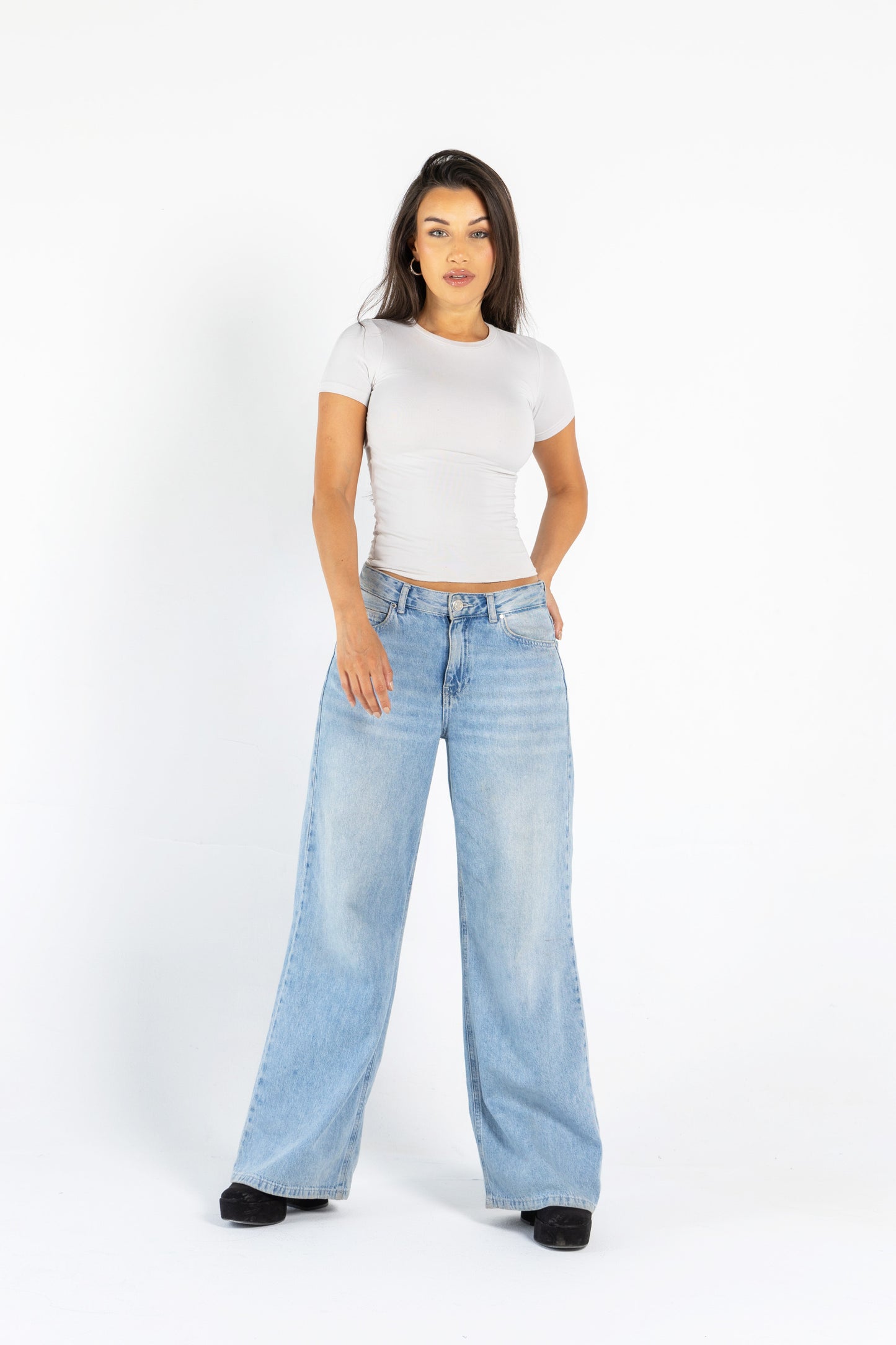 ROUND NECK SHORT SLEEVES TOP IN GRIEGE
