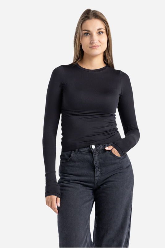 ROUND NECK LONG SLEEVE TOP IN BLACK